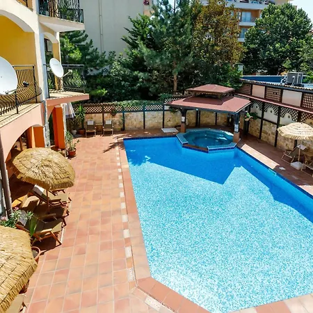 Casa Del Mar 아파트호텔 써니비치
